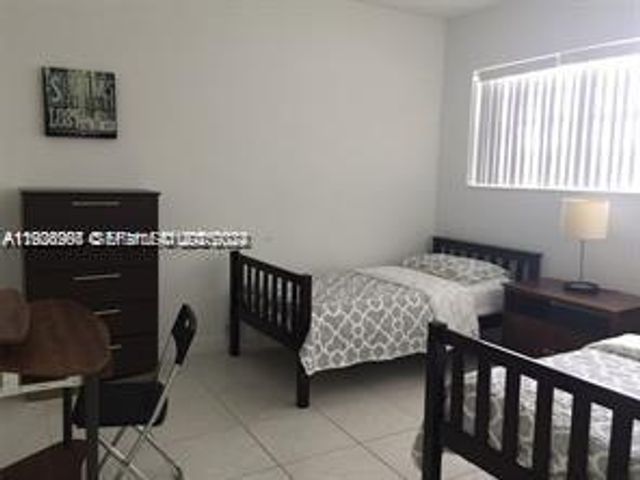 250 S Shore Dr 5, Miami Beach, FL 33141