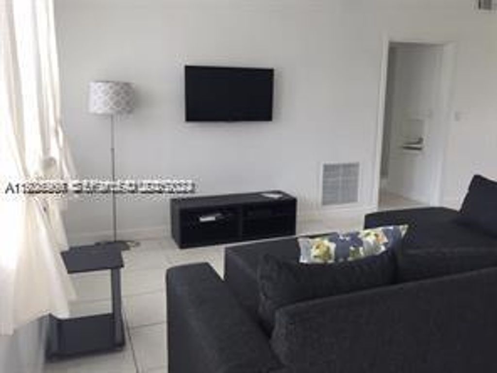 250 S Shore Dr 5, Miami Beach, FL 33141