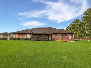 710 Woodland Dr, Leesville, LA 71446