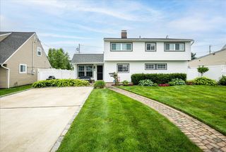 86 Shepherd Lane, Levittown, NY 11756