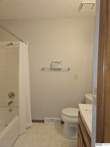 4909 Giles Road, Omaha, NE 68157