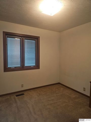 4909 Giles Road, Omaha, NE 68157