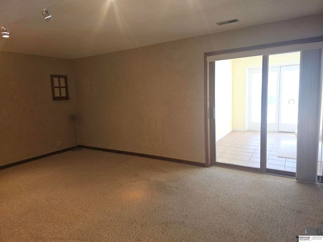 4909 Giles Road, Omaha, NE 68157