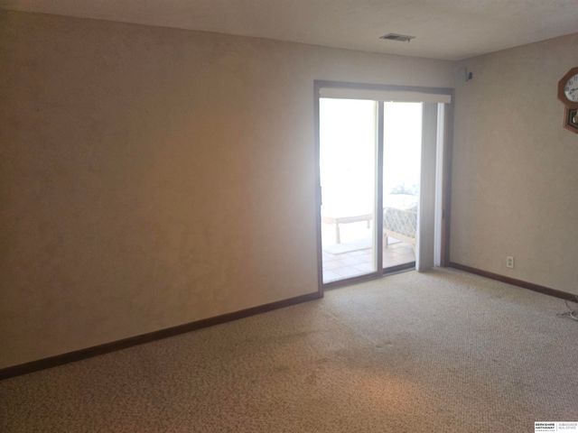 4909 Giles Road, Omaha, NE 68157