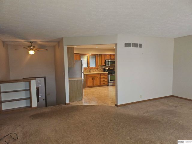 4909 Giles Road, Omaha, NE 68157