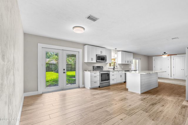 1971 Menger Circle, South Daytona, FL 32119