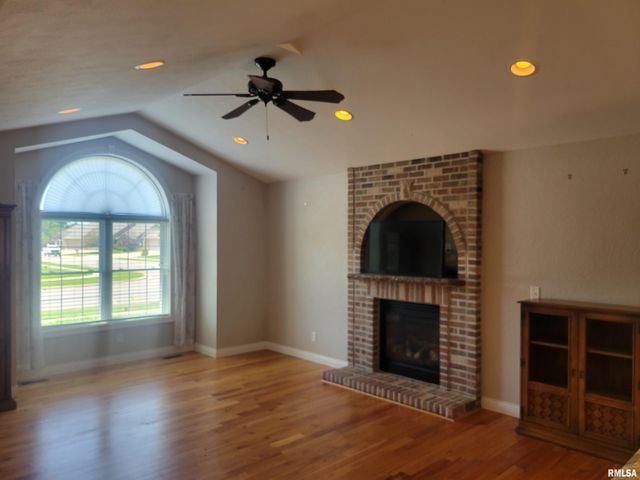 618 MICKEL Parkway, Washington, IL 61571
