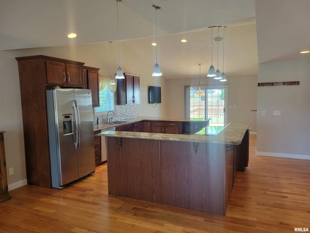 618 MICKEL Parkway, Washington, IL 61571