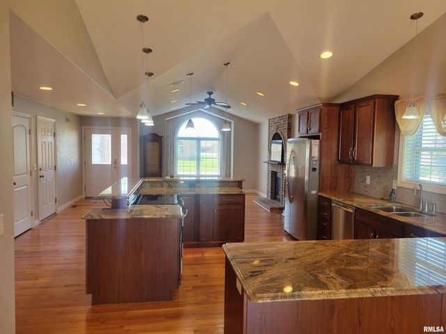 618 MICKEL Parkway, Washington, IL 61571