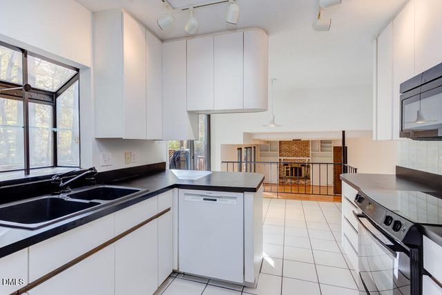 2428 Sedgefield Drive, Chapel Hill, NC 27514