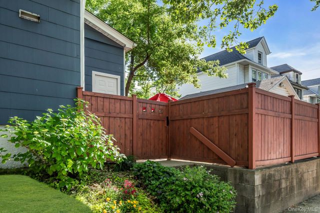 8919 69th Avenue, Forest Hills, NY 11375