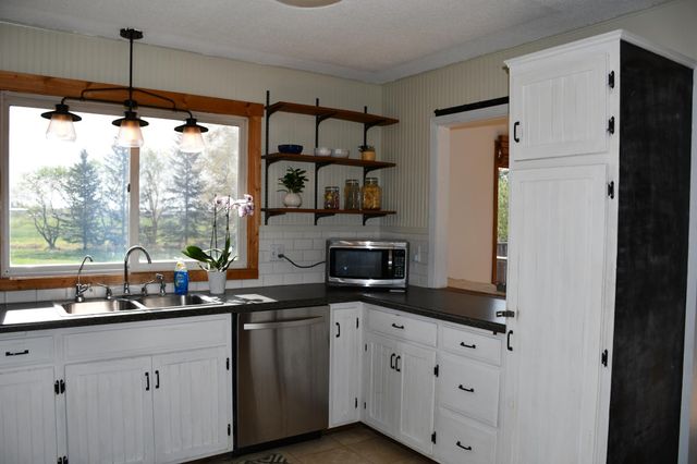 17976 120th Avenue NE, Thief River Falls, MN 56701