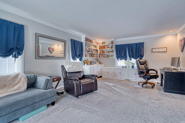 5822 Hamilton Drive, Evansville, IN 47711