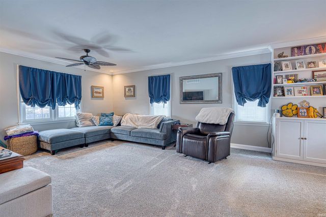 5822 Hamilton Drive, Evansville, IN 47711