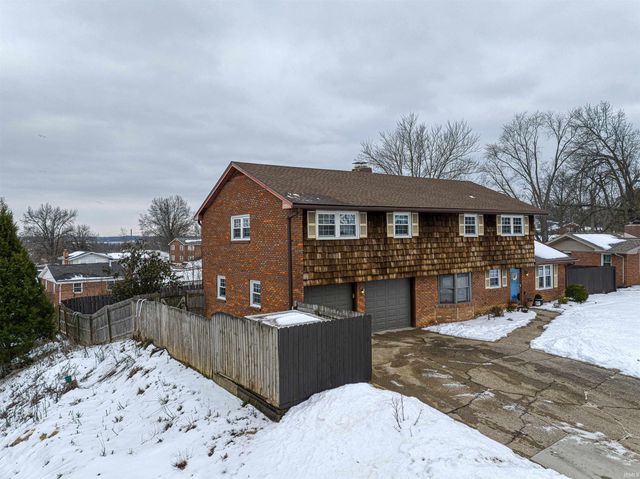 5822 Hamilton Drive, Evansville, IN 47711