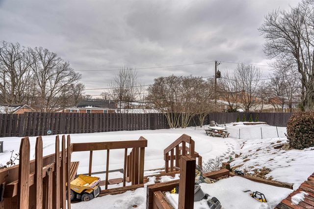 5822 Hamilton Drive, Evansville, IN 47711