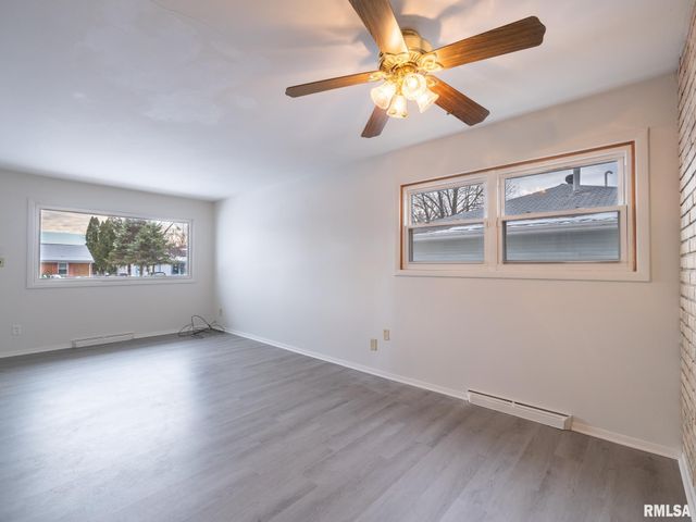 5517 N RENWOOD Avenue, Peoria, IL 61614