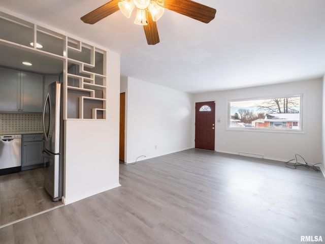 5517 N RENWOOD Avenue, Peoria, IL 61614