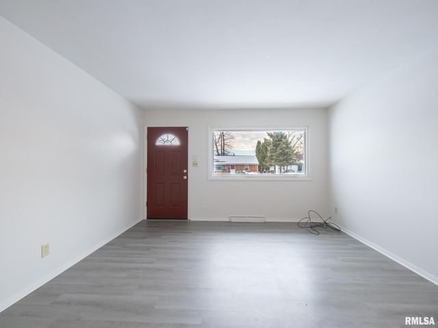 5517 N RENWOOD Avenue, Peoria, IL 61614