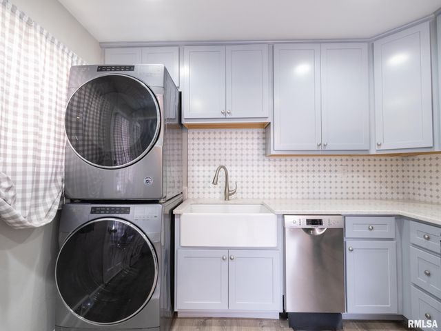 5517 N RENWOOD Avenue, Peoria, IL 61614