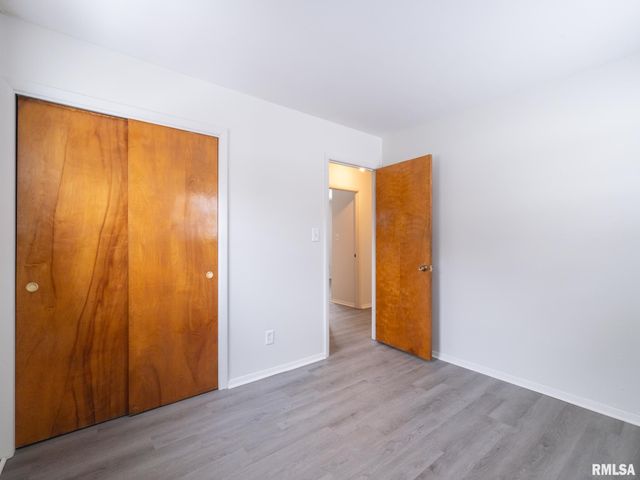 5517 N RENWOOD Avenue, Peoria, IL 61614