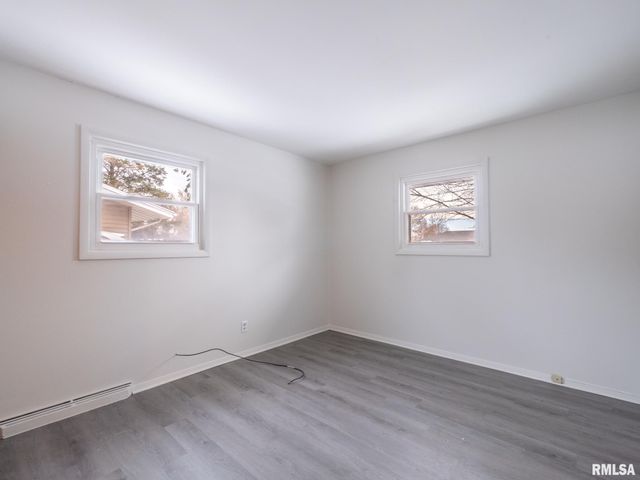 5517 N RENWOOD Avenue, Peoria, IL 61614