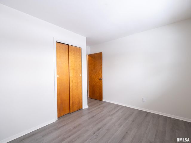 5517 N RENWOOD Avenue, Peoria, IL 61614