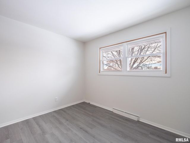 5517 N RENWOOD Avenue, Peoria, IL 61614