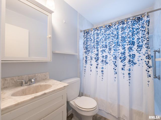 5517 N RENWOOD Avenue, Peoria, IL 61614