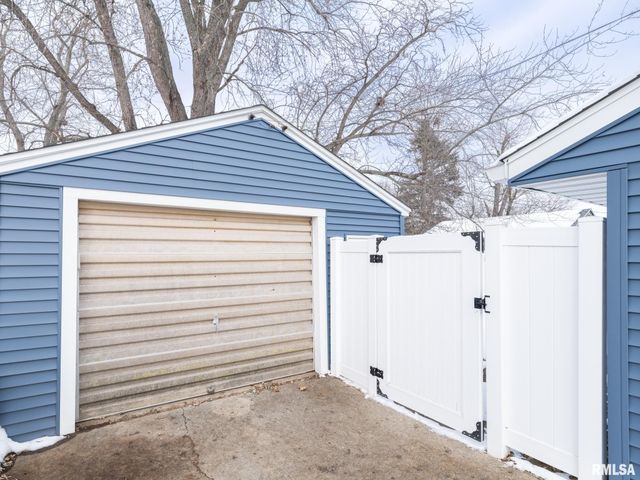 5517 N RENWOOD Avenue, Peoria, IL 61614