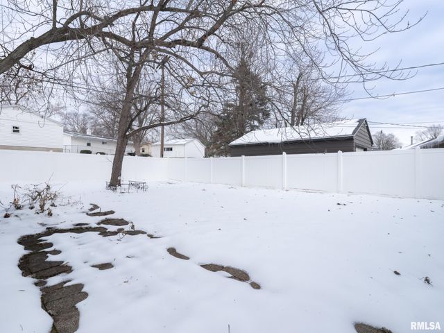 5517 N RENWOOD Avenue, Peoria, IL 61614