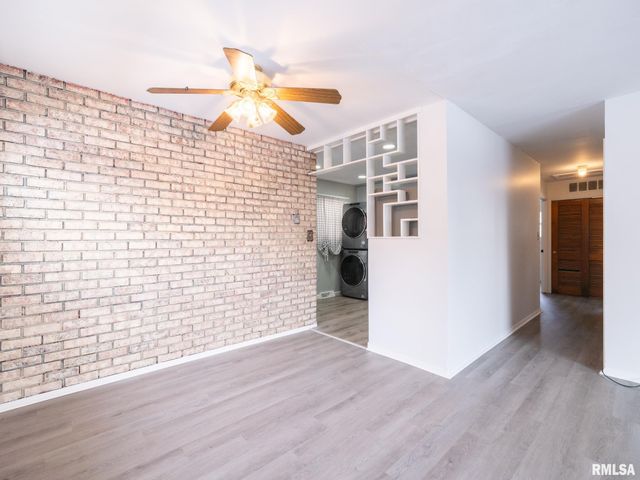 5517 N RENWOOD Avenue, Peoria, IL 61614