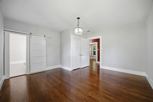 603 N Mckinney Street, Ennis, TX 75119