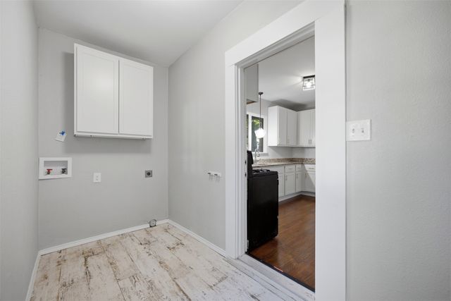 603 N Mckinney Street, Ennis, TX 75119