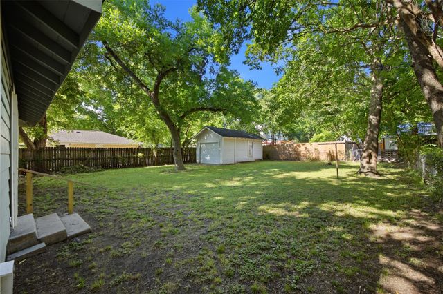 603 N Mckinney Street, Ennis, TX 75119