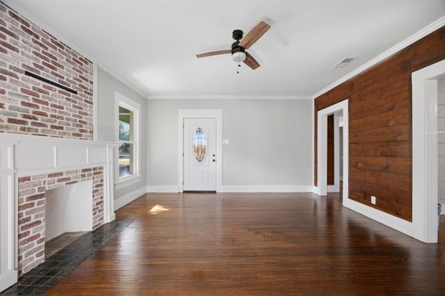603 N Mckinney Street, Ennis, TX 75119