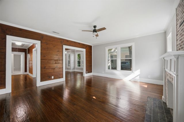 603 N Mckinney Street, Ennis, TX 75119