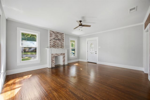 603 N Mckinney Street, Ennis, TX 75119