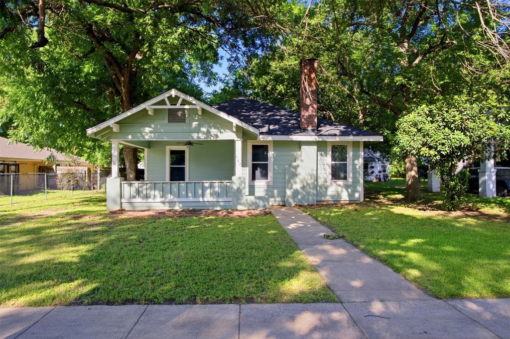603 N Mckinney Street, Ennis, TX 75119