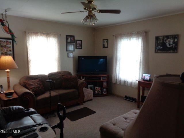 2145 Robinwood Avenue, Rotterdam, NY 12306