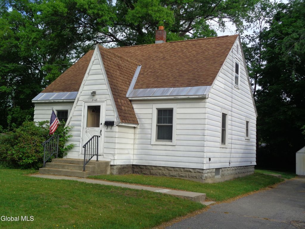 2145 Robinwood Avenue, Rotterdam, NY 12306