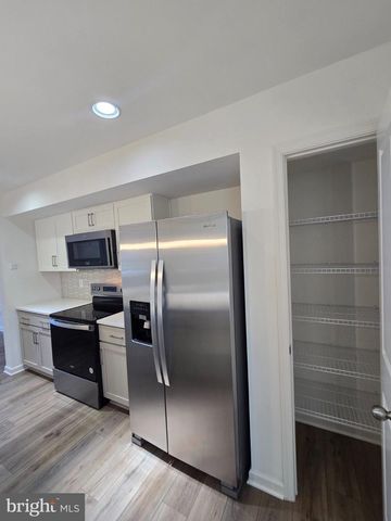 12 PITCH PINE CT, Bunker Hill, WV 25413
