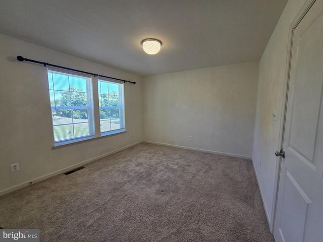 12 PITCH PINE CT, Bunker Hill, WV 25413