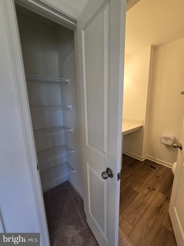 12 PITCH PINE CT, Bunker Hill, WV 25413