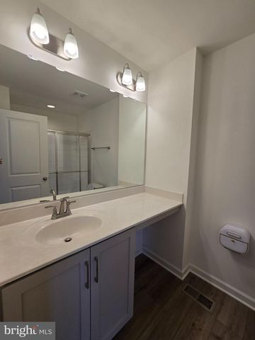 12 PITCH PINE CT, Bunker Hill, WV 25413