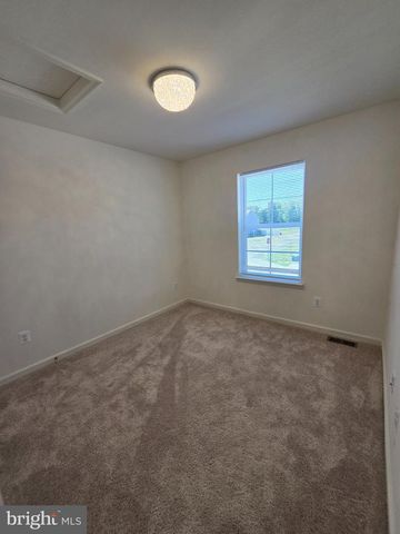 12 PITCH PINE CT, Bunker Hill, WV 25413