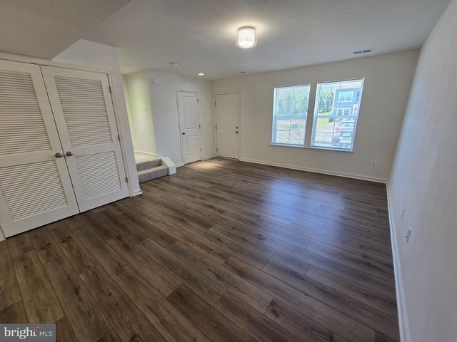 12 PITCH PINE CT, Bunker Hill, WV 25413