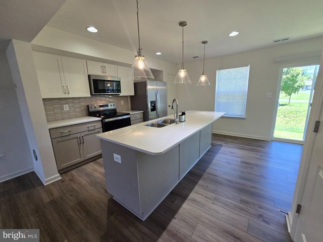12 PITCH PINE CT, Bunker Hill, WV 25413