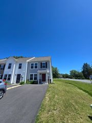12 PITCH PINE CT, Bunker Hill, WV 25413