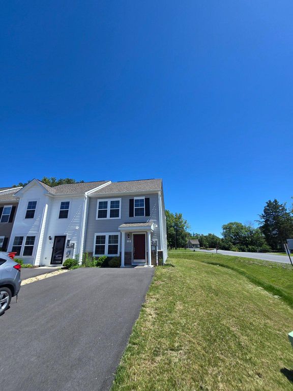12 PITCH PINE CT, Bunker Hill, WV 25413